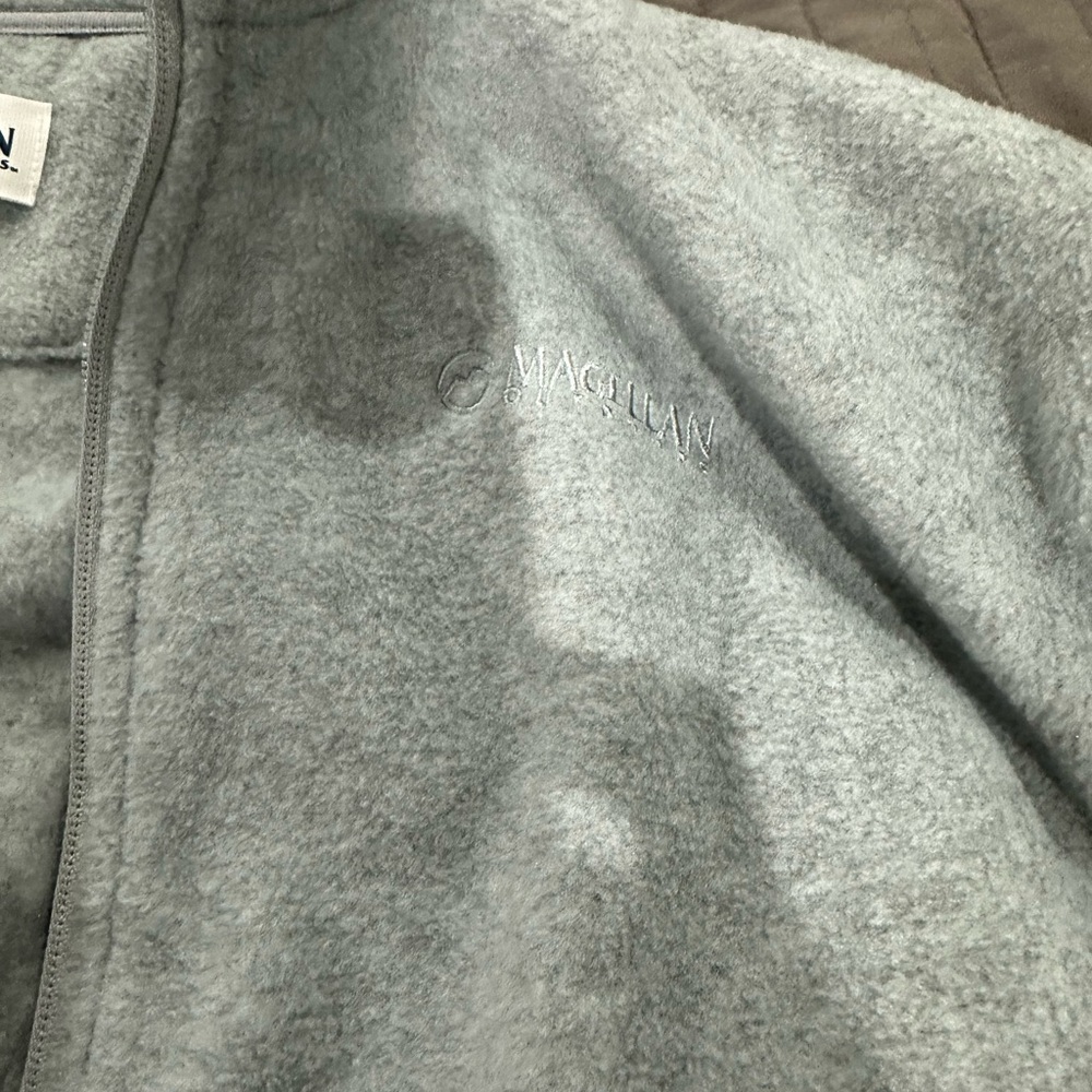 Magellan Outdoors Light Gray Fleece Jacket